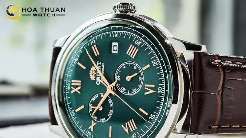 Đánh giá thiết kế Orient Bambino: Kính cong và sự tối giản